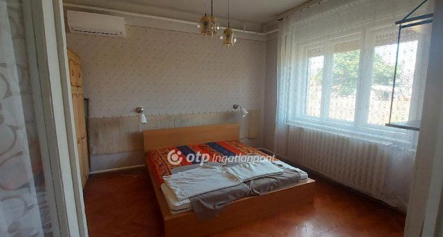 Eladó családi ház, Csépán 21.999 M Ft, 3 szobás