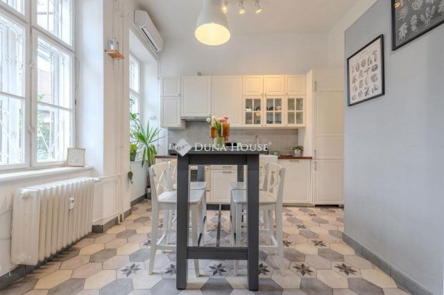 Eladó téglalakás, Budapesten, VII. kerületben 169 M Ft, 5 szobás