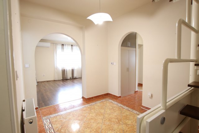 Eladó téglalakás, Debrecenben, Szoboszlói úton 86 M Ft