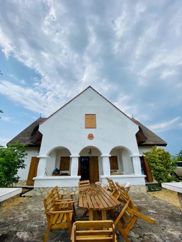 Eladó családi ház, Balatonfüreden 585 M Ft, 4 szobás