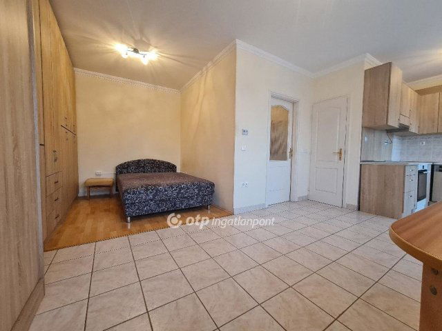 Eladó téglalakás, Hajdúszoboszlón 48.9 M Ft, 1 szobás