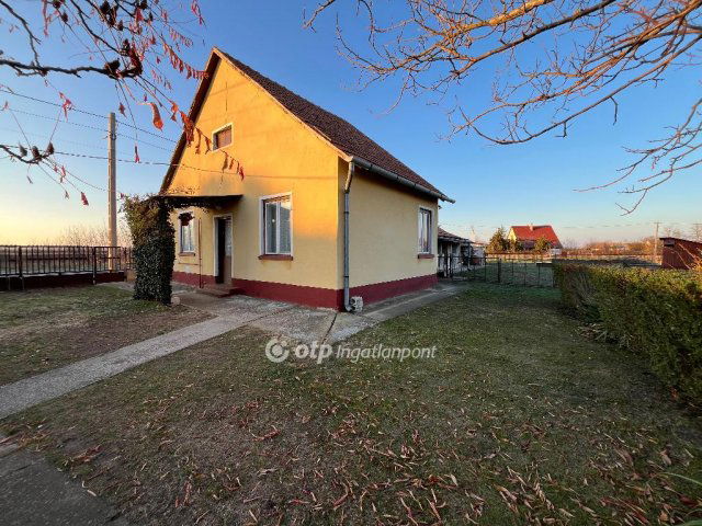 Eladó családi ház, Bihartordán 26.9 M Ft, 5 szobás