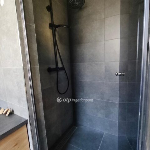 Kiadó téglalakás, albérlet, Nyíregyházán 200 E Ft / hó