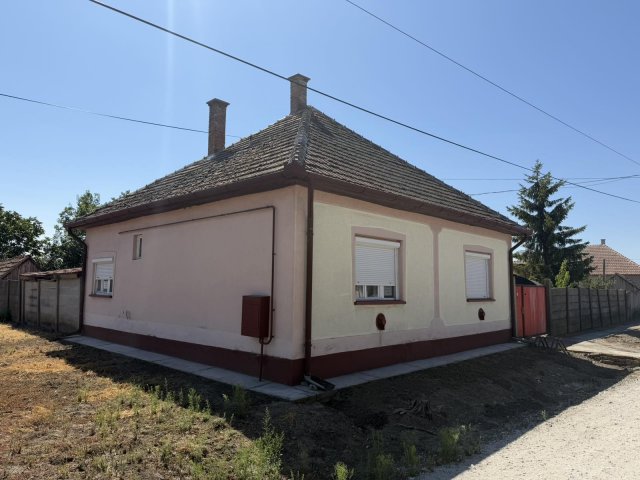 Eladó családi ház, Méhkeréken 16.9 M Ft, 2 szobás