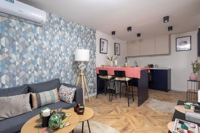 Eladó téglalakás, Budapesten, VI. kerületben 50 M Ft, 2 szobás