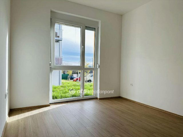 Eladó téglalakás, Pécsett 57.584 M Ft, 2 szobás