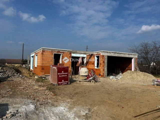 Eladó családi ház, Kecskeméten 109 M Ft, 5 szobás