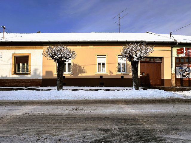 Eladó családi ház, Gyulán 46.8 M Ft, 2 szobás