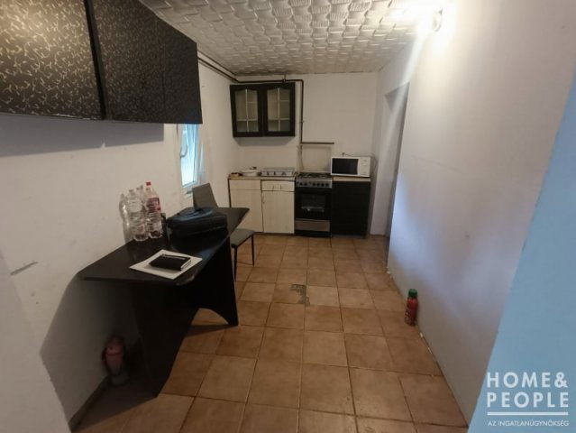 Eladó családi ház, Bakson 9.59 M Ft, 3 szobás