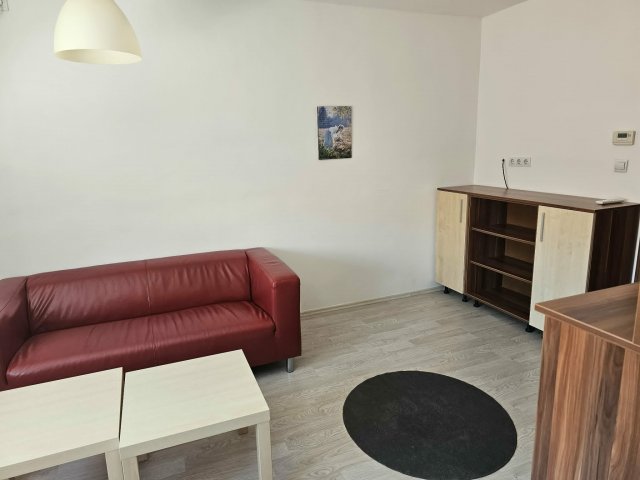 Kiadó téglalakás, albérlet, Pécsett 160 E Ft / hó, 1 szobás