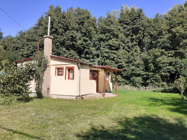 Eladó családi ház, Vácegresen 24.99 M Ft, 1+2 szobás