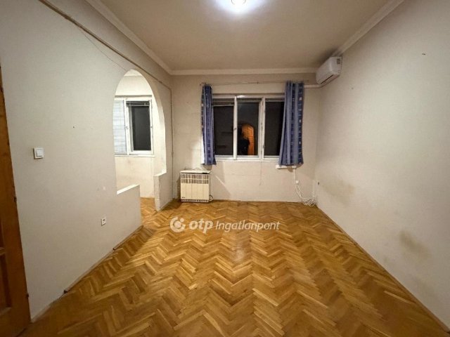 Eladó téglalakás, Tiszaújvárosban 22.5 M Ft, 1+1 szobás