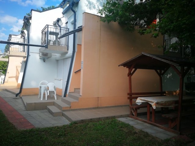 Eladó nyaraló, Balatonszemesen 235 M Ft, 12+4 szobás