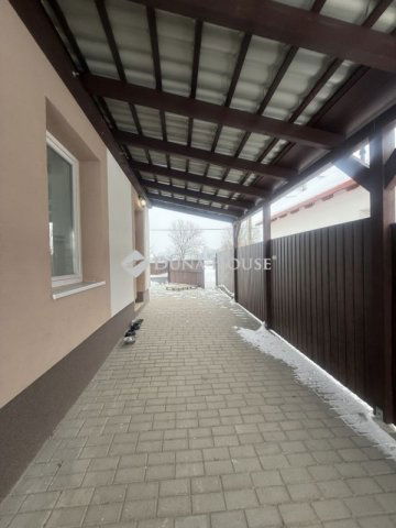 Eladó családi ház, Vecsésen 129 M Ft, 5 szobás