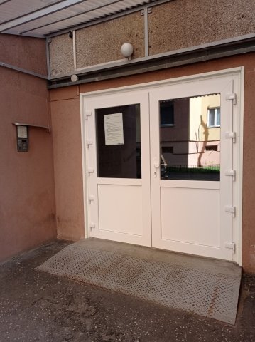 Eladó panellakás, Szolnokon 45 M Ft, 3 szobás