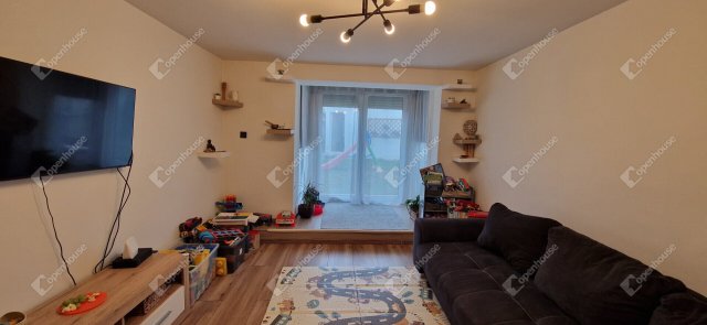Eladó családi ház, Győrött 94.9 M Ft, 3 szobás