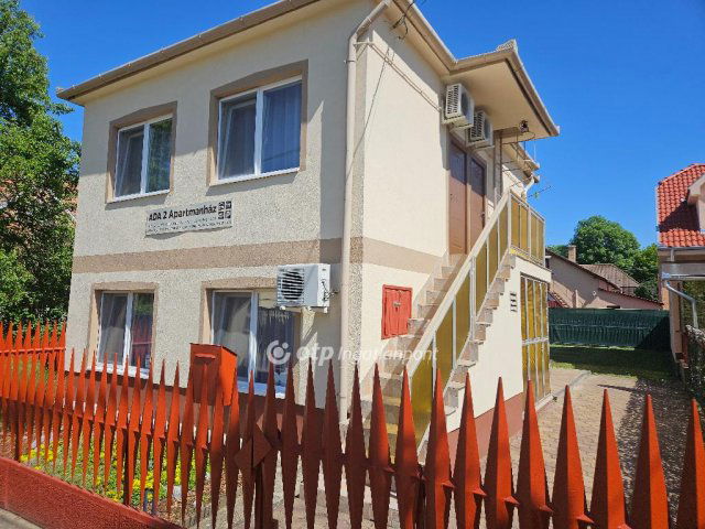 Eladó nyaraló, Hajdúszoboszlón 99 M Ft, 6 szobás