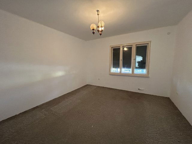 Eladó családi ház, Kunpeszéren 28 M Ft, 3 szobás