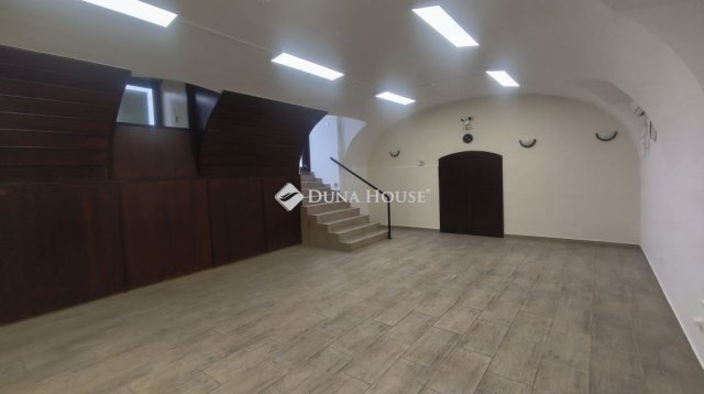 Eladó üzlethelyiség, Budapesten, V. kerületben 79.75 M Ft