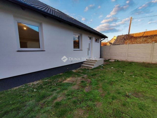 Eladó ikerház, Monoron 57.9 M Ft, 2 szobás / költözzbe.hu