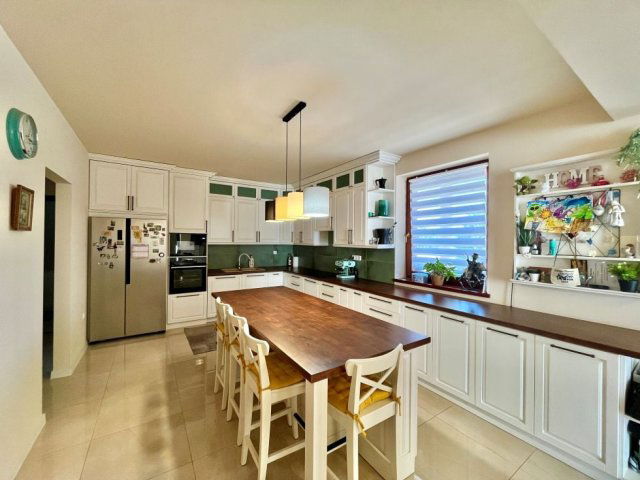 Eladó családi ház, Miskolcon 217.9 M Ft, 6 szobás