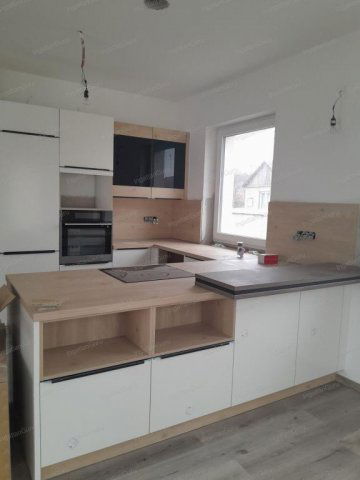 Eladó családi ház, Helvécián 105 M Ft, 4 szobás