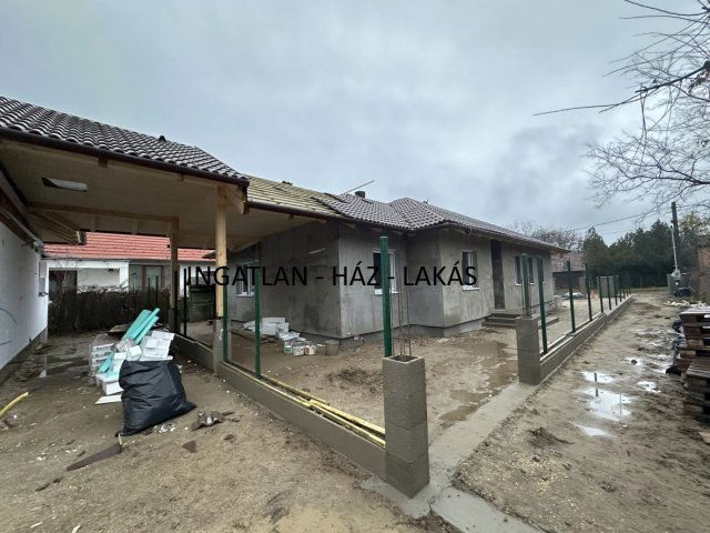 Eladó ikerház, Veresegyházon 104.9 M Ft, 5 szobás