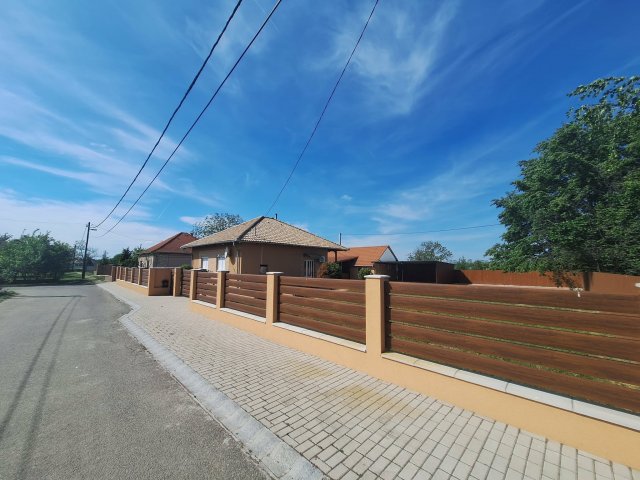 Eladó családi ház, Szolnokon 87 M Ft, 3+1 szobás