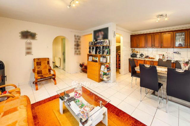 Eladó családi ház, Kerecsenden 37 M Ft, 1+3 szobás