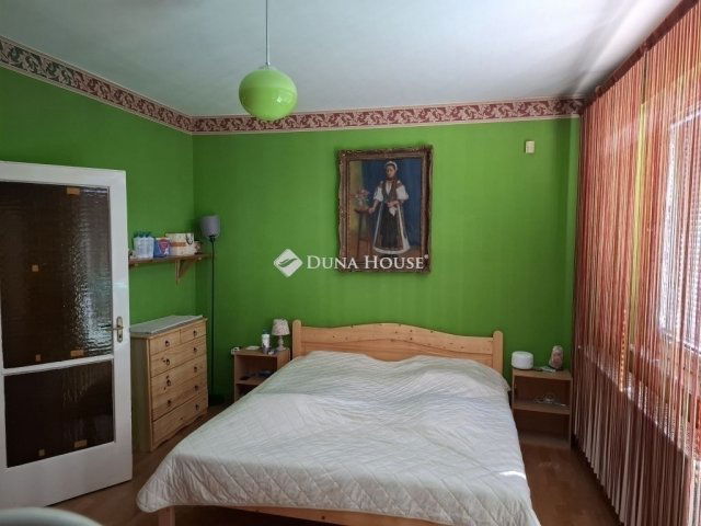 Eladó családi ház, Szentendrén 95.9 M Ft, 3 szobás