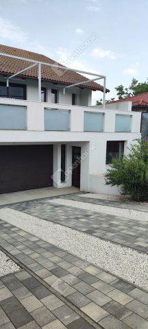 Eladó családi ház, Győrött 220 M Ft, 5 szobás