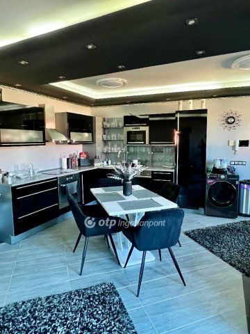 Eladó téglalakás, Egerben 61.9 M Ft, 1+2 szobás