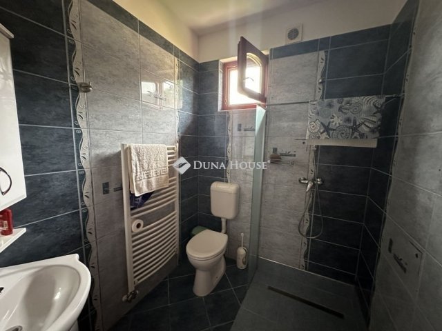 Eladó családi ház, Kecskeméten 100 M Ft, 4 szobás