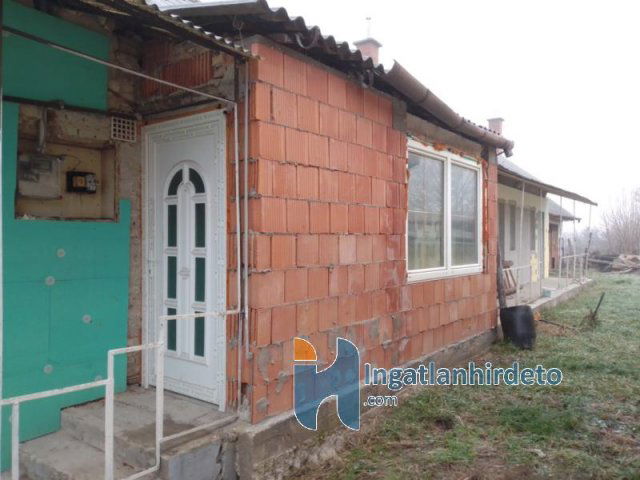 Eladó családi ház, Hatvanban 18.5 M Ft, 4 szobás