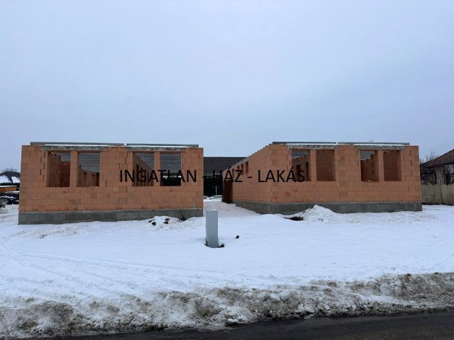 Eladó családi ház, Veresegyházon 149.9 M Ft, 5 szobás