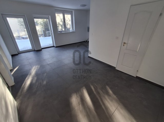 Eladó téglalakás, Abonyban 44.99 M Ft, 3 szobás