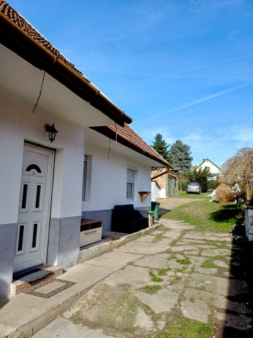 Eladó családi ház, Pilisvörösváron 89.9 M Ft, 2+2 szobás