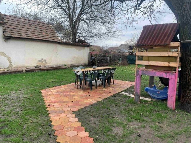 Eladó családi ház, Pusztaszabolcson 53 M Ft, 4 szobás
