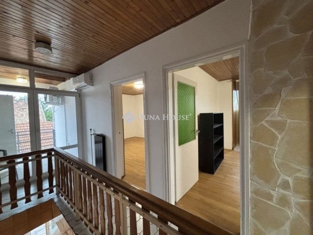 Eladó családi ház, Dunaharasztin 120 M Ft, 6 szobás