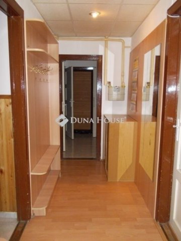 Eladó téglalakás, Pécsett 49 M Ft, 2 szobás