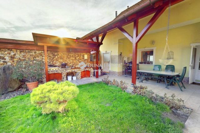 Eladó családi ház, Nagykőrösön 465.05 M Ft, 1 szobás