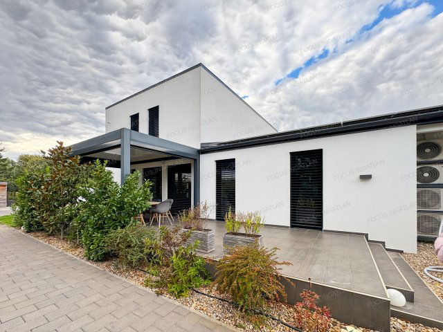 Eladó családi ház, Kecskeméten 195 M Ft, 4 szobás