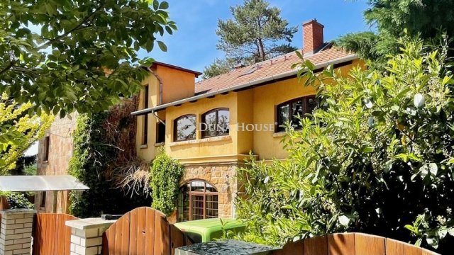 Eladó családi ház, Budapesten, II. kerületben, Jókai utcában