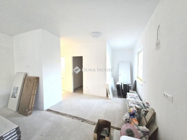 Eladó családi ház, Érden 86 M Ft, 2 szobás