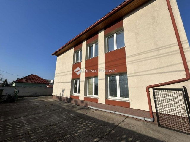 Eladó ipari ingatlan, Budapesten, XX. kerületben 179.9 M Ft