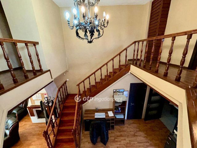 Eladó családi ház, Debrecenben 135.9 M Ft, 5 szobás