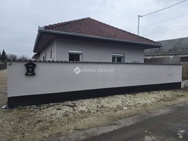 Eladó családi ház, Dabason, Kinizsi utcában 74.9 M Ft, 3 szobás
