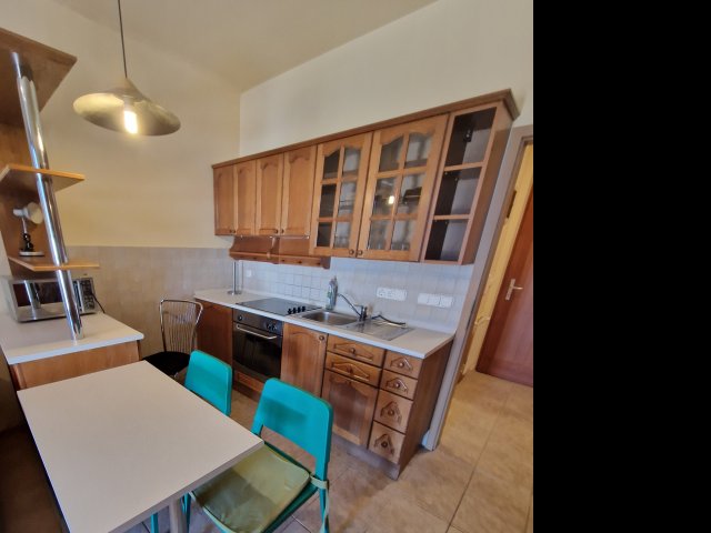 Kiadó téglalakás, albérlet, Pécsett 130 E Ft / hó, 1 szobás