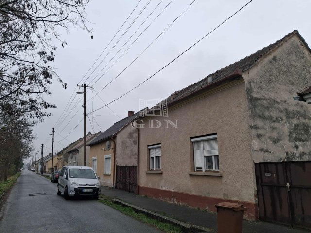 Eladó családi ház, Körmenden 23.9 M Ft, 2 szobás