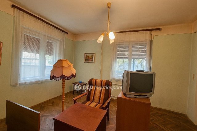 Eladó családi ház, Monoron 65 M Ft, 3 szobás